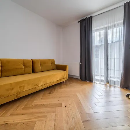 Zyndrama Centre Deluxe By Bookinghost *