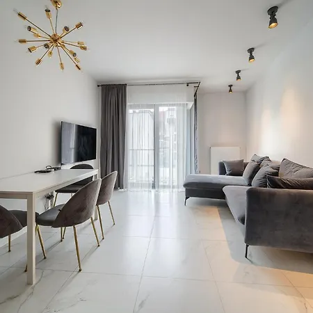 Zyndrama Centre Deluxe By Bookinghost Vratislav