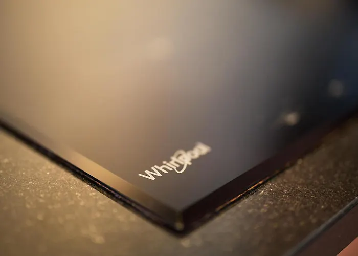 Zyndrama Centre Deluxe By Bookinghost Daire