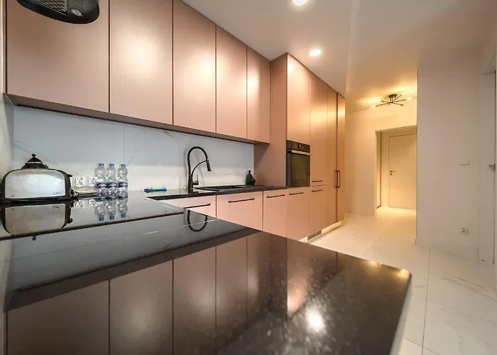 Zyndrama Centre Deluxe By Bookinghost Wroclaw